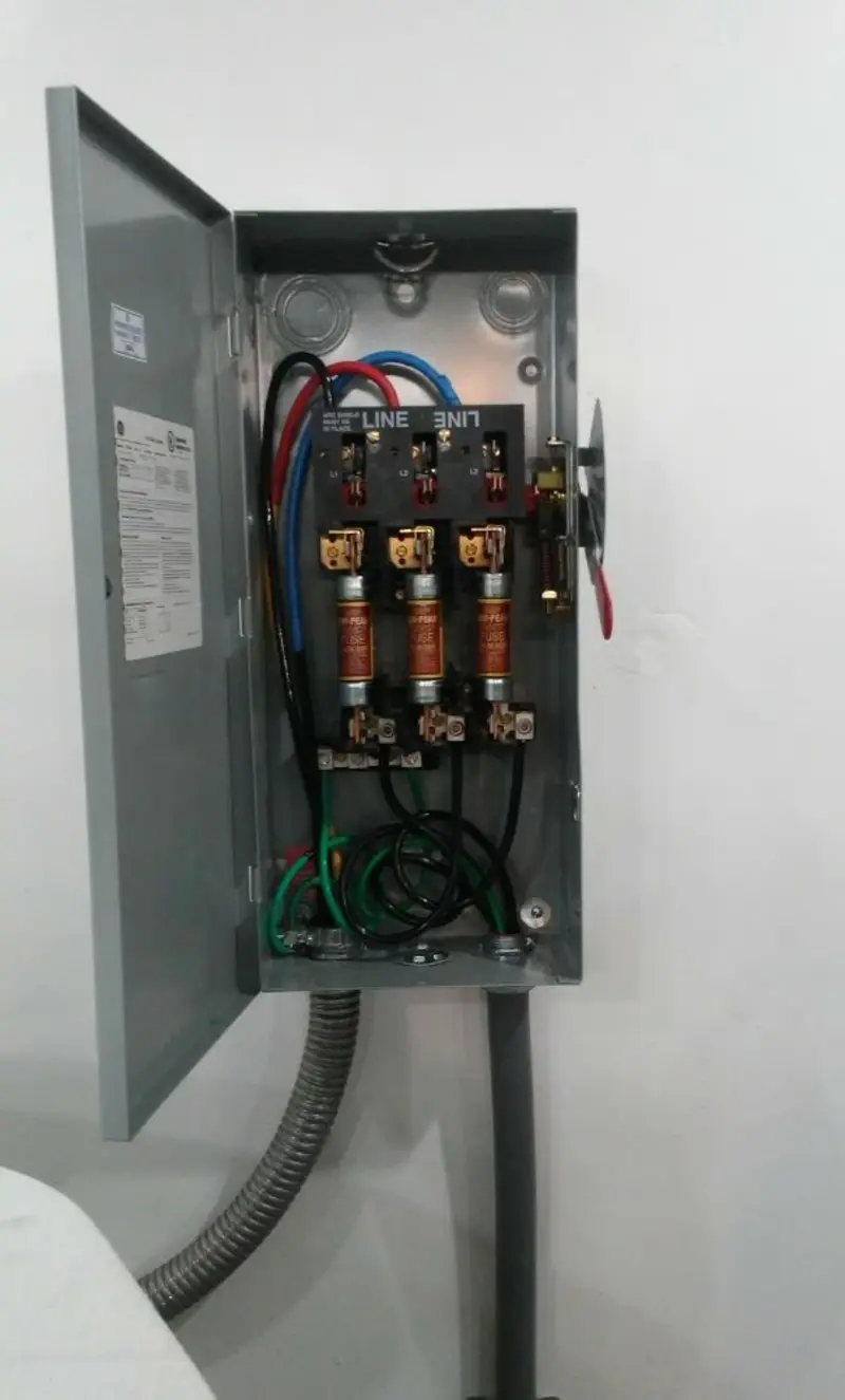 Three-phase disconnect switch installed for Smoke Detector Installation in Lyndon